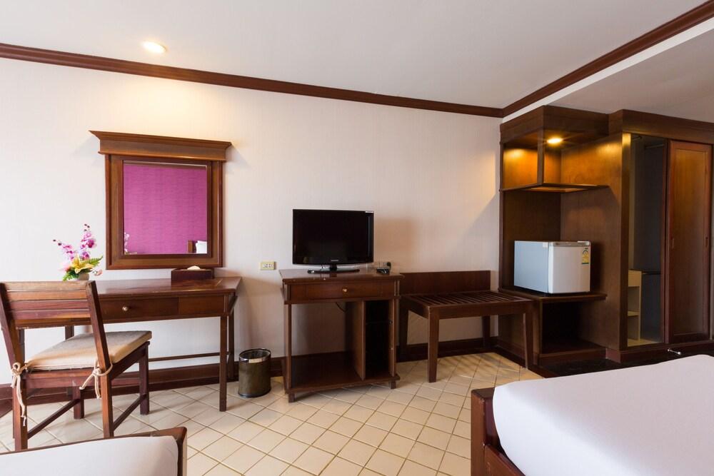 Royal Phala Cliff Beach Resort Ban Chang  Exterior foto