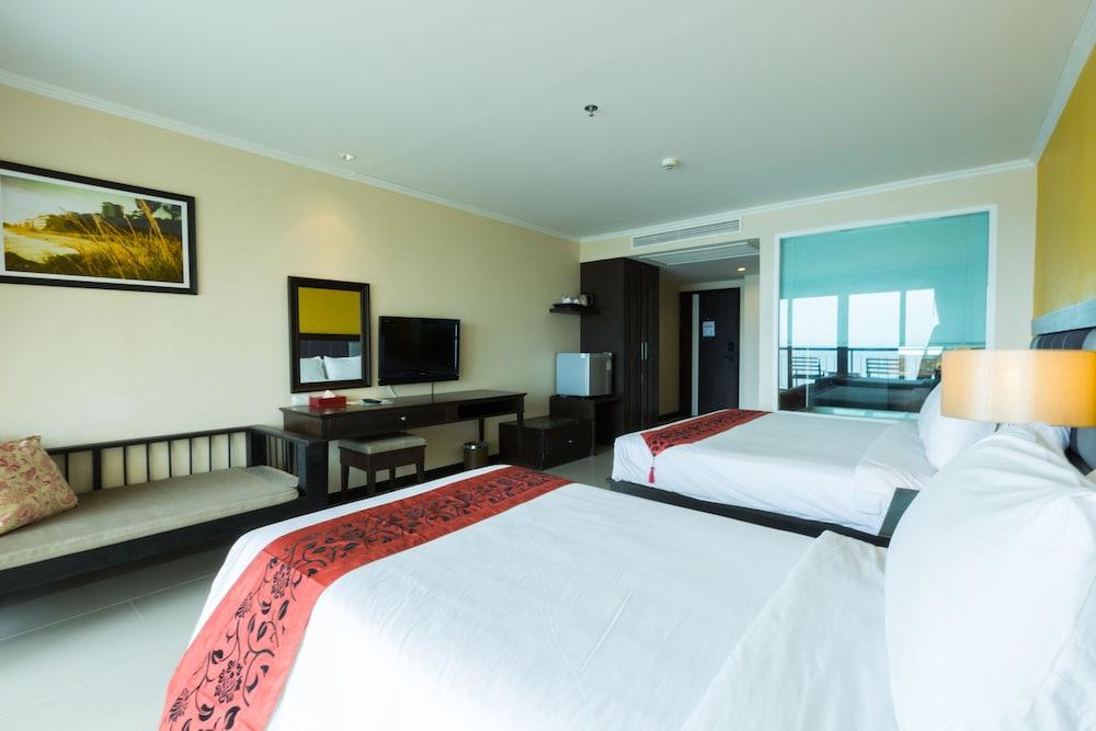 Royal Phala Cliff Beach Resort Ban Chang  Exterior foto