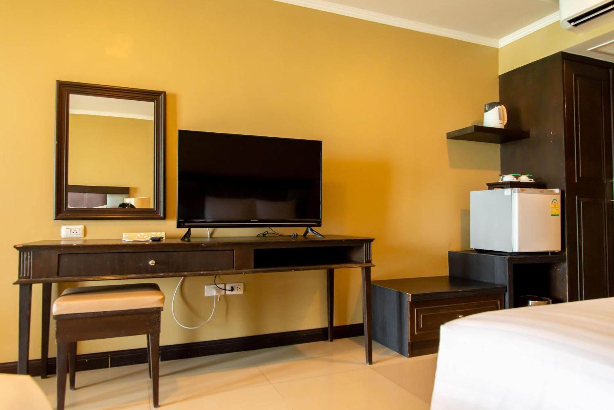Royal Phala Cliff Beach Resort Ban Chang  Exterior foto
